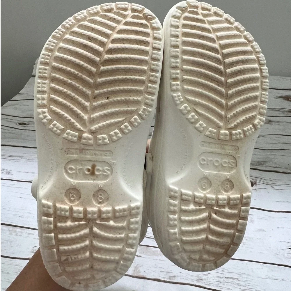 Crocs Classic Clogs Unisex White Jibbitz Charms (Women 8 Men 6 Big Kids 6)